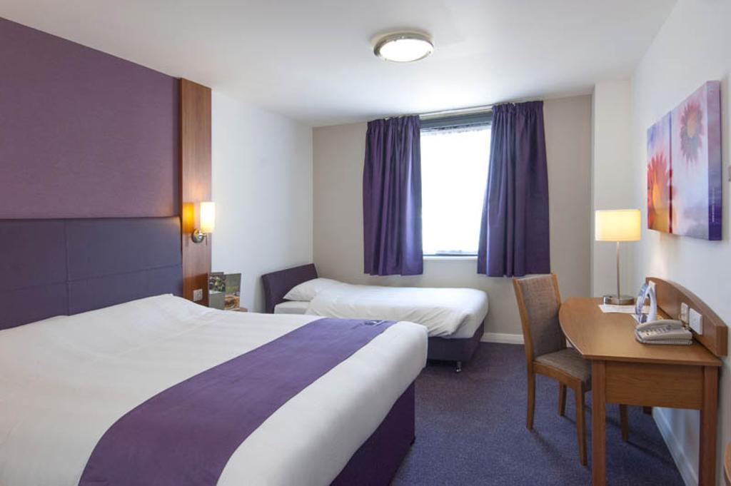 Premier Inn Glasgow City Centre - Argyle Street Exterior photo