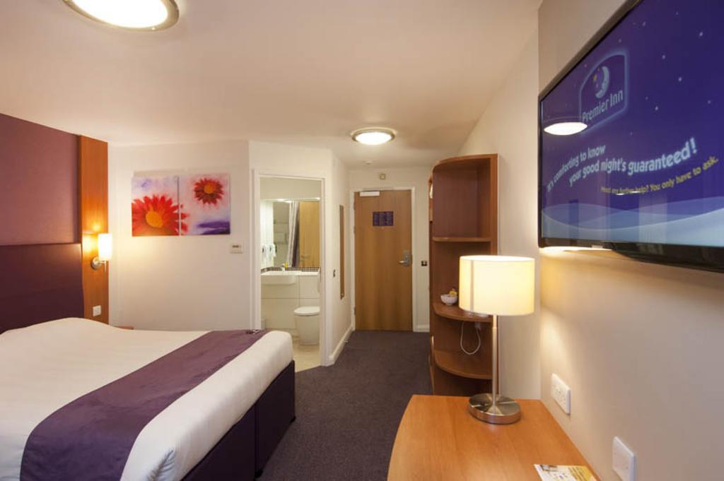 Premier Inn Glasgow City Centre - Argyle Street Exterior photo